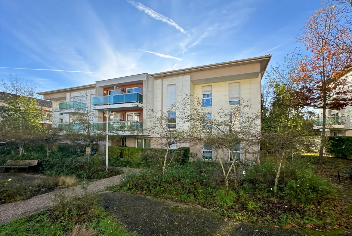 Investissement : Appartement de 3 pièce de 66 m² à Montlignon en résidence senior 