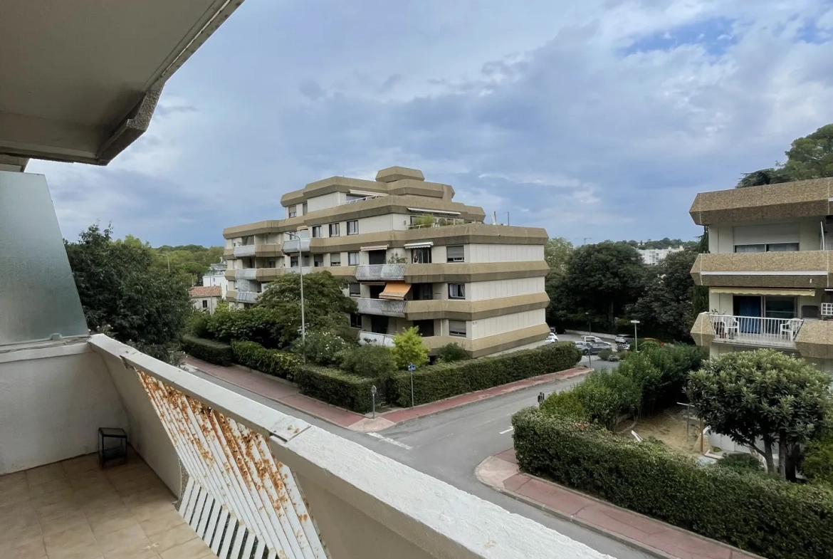 Appartement T2 à Montpellier dans résidence sécurisée avec terrasse et parking 