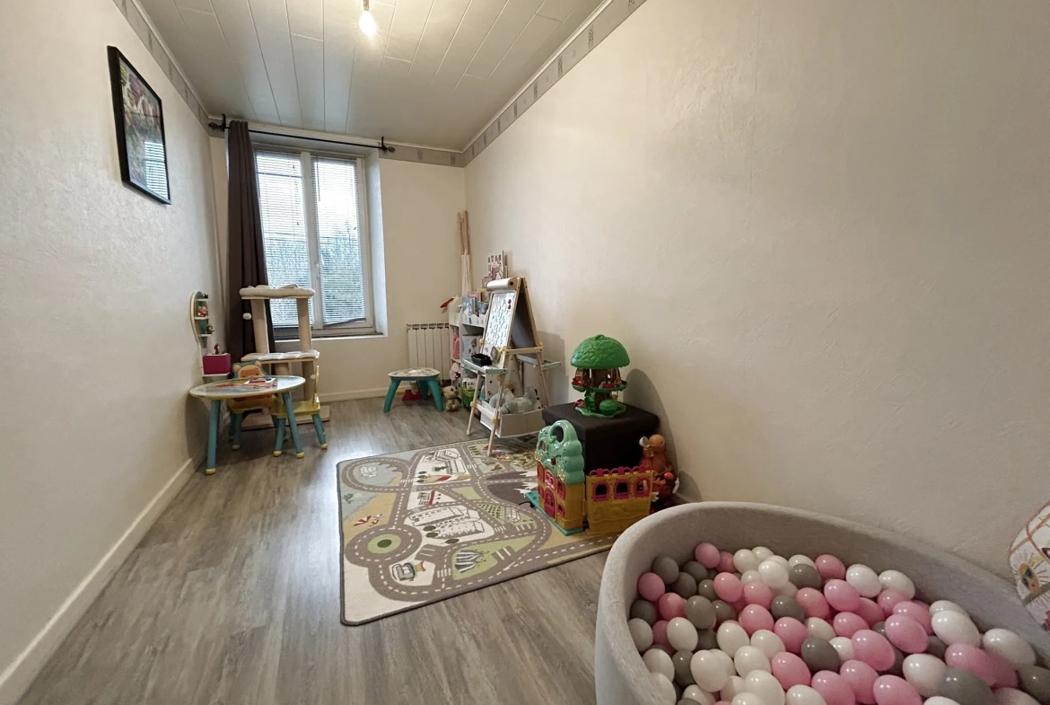 Maison de village avec jardin et garage à Baudrecourt, Moselle 