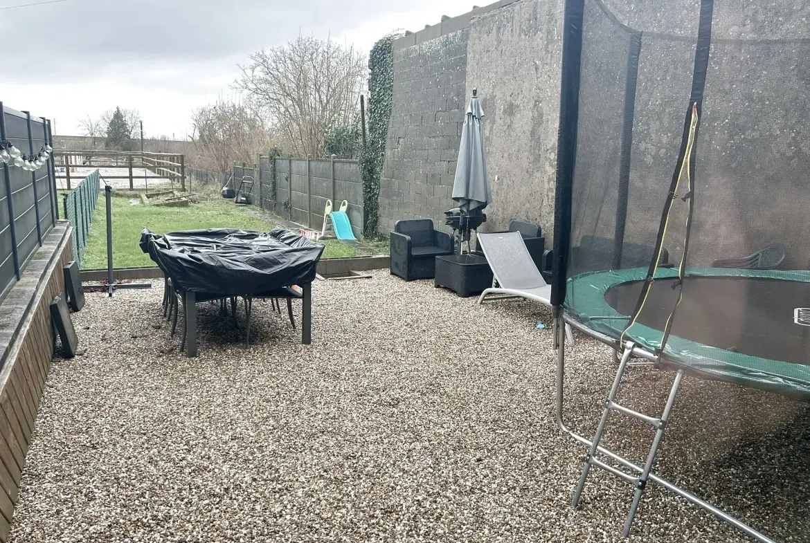 Maison de village avec jardin et garage à Baudrecourt, Moselle 