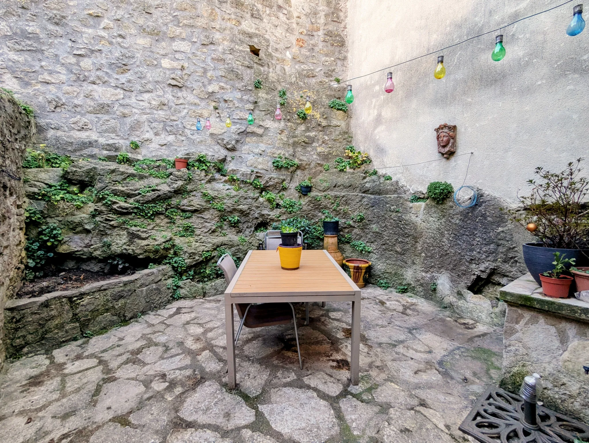 Superbe maison en pierre avec deux logements à Boussagues 