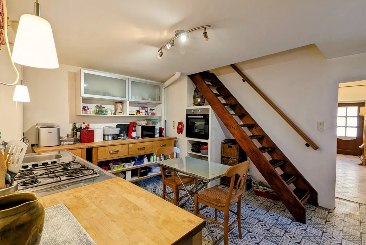 Superbe maison en pierre avec deux logements à Boussagues 