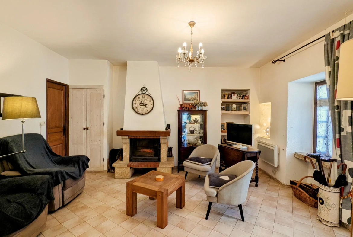 Superbe maison en pierre avec deux logements à Boussagues 
