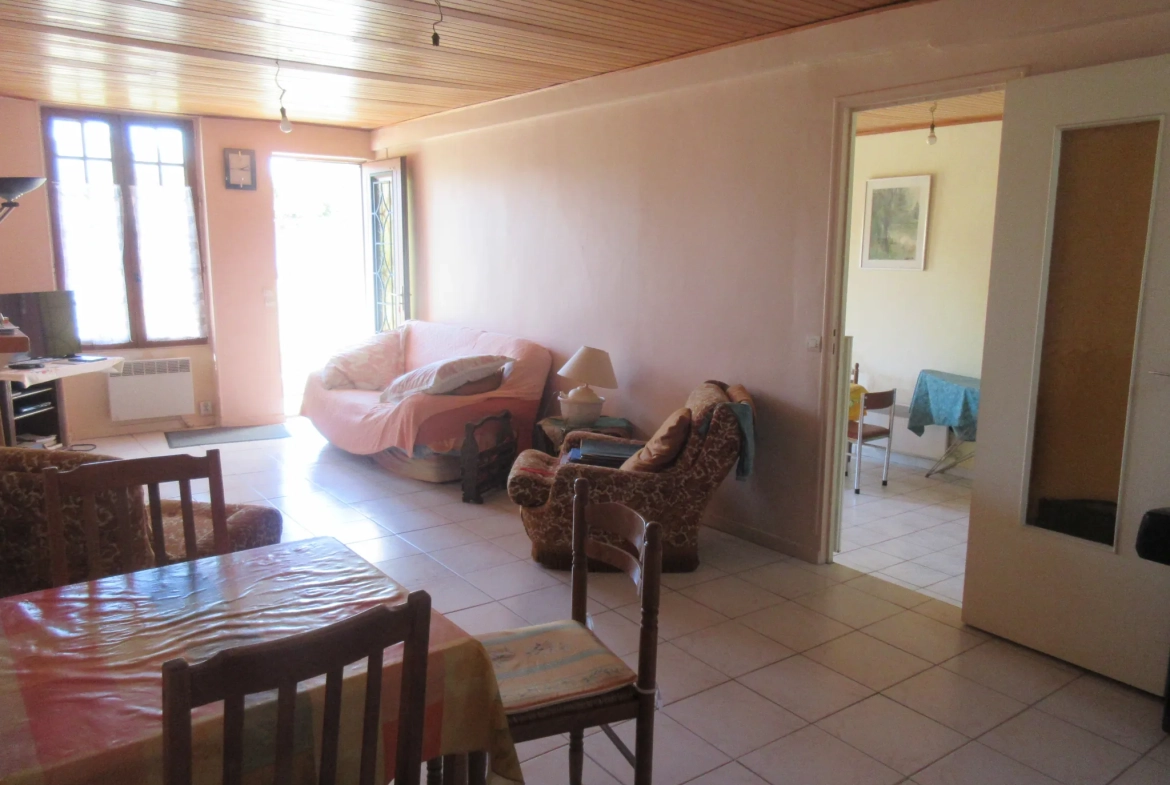 À vendre maison briarde à Jouy-sur-Morin - 171 m² à rénover, grand terrain 
