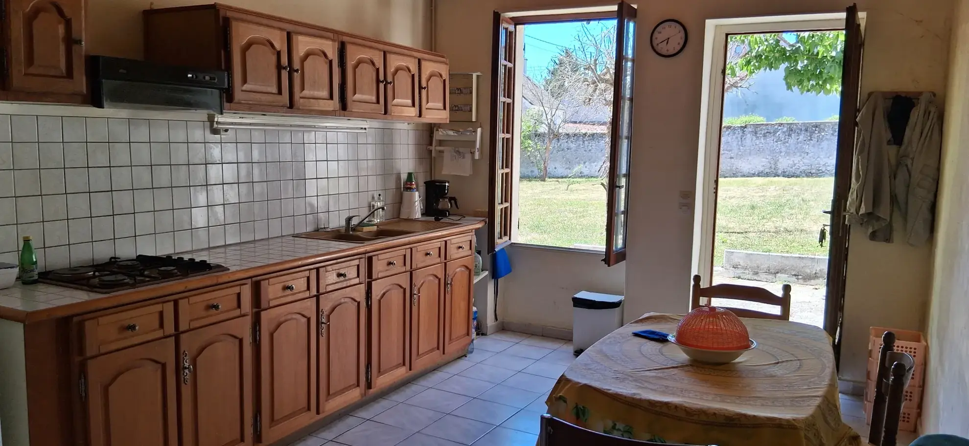 À vendre maison briarde à Jouy-sur-Morin - 171 m² à rénover, grand terrain 