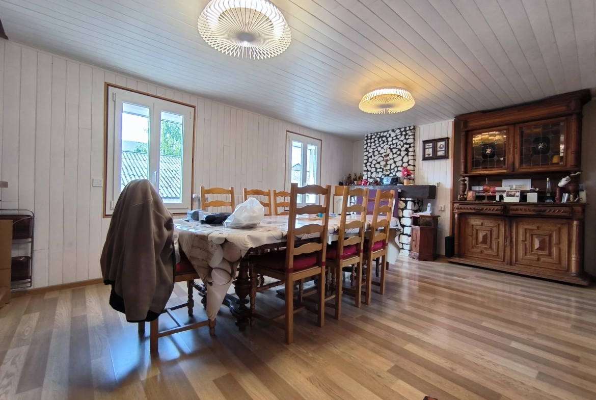 Maison de ville de 142 m² à Caudebec-lès-Elbeuf avec cour et 4 chambres 