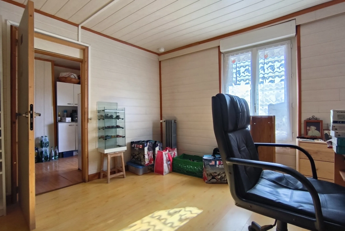 Maison de ville de 142 m² à Caudebec-lès-Elbeuf avec cour et 4 chambres 