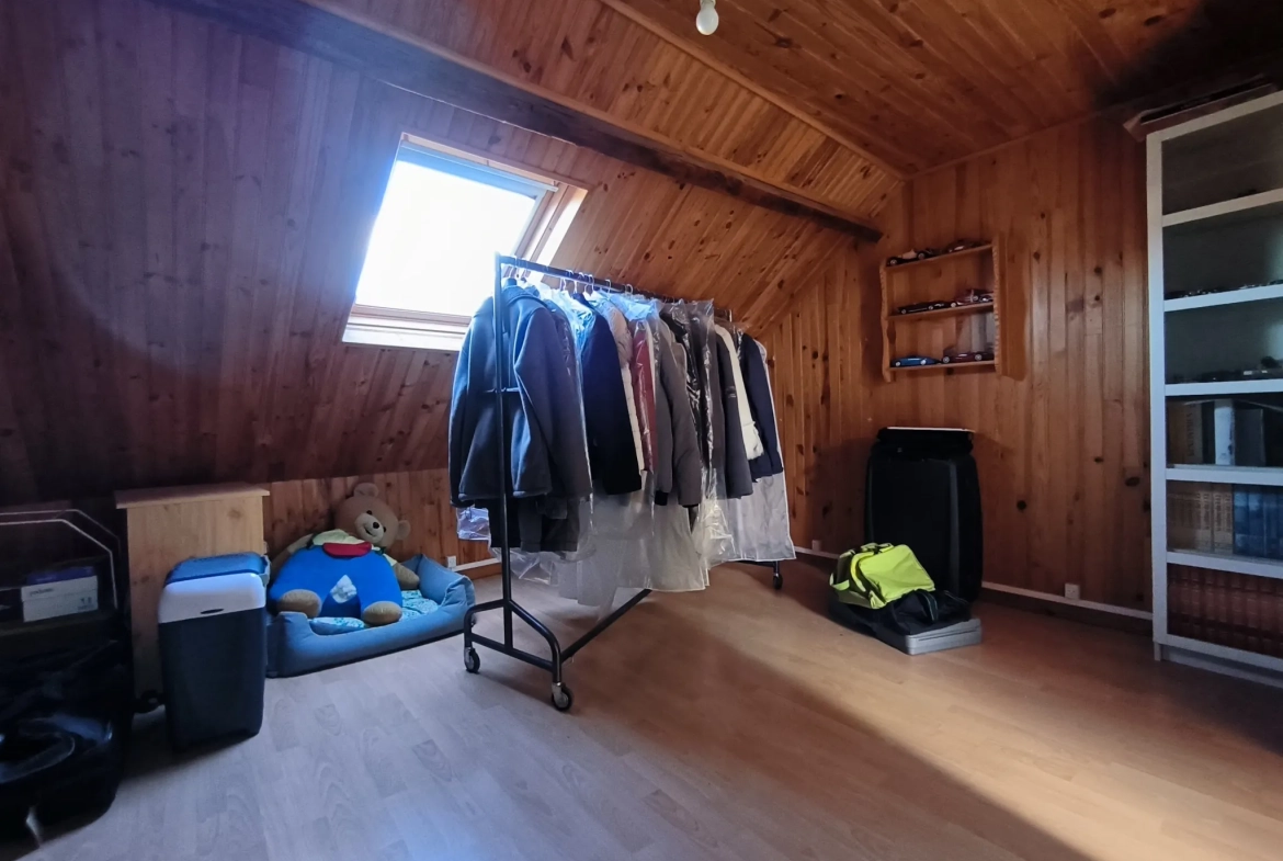 Maison de ville de 142 m² à Caudebec-lès-Elbeuf avec cour et 4 chambres 