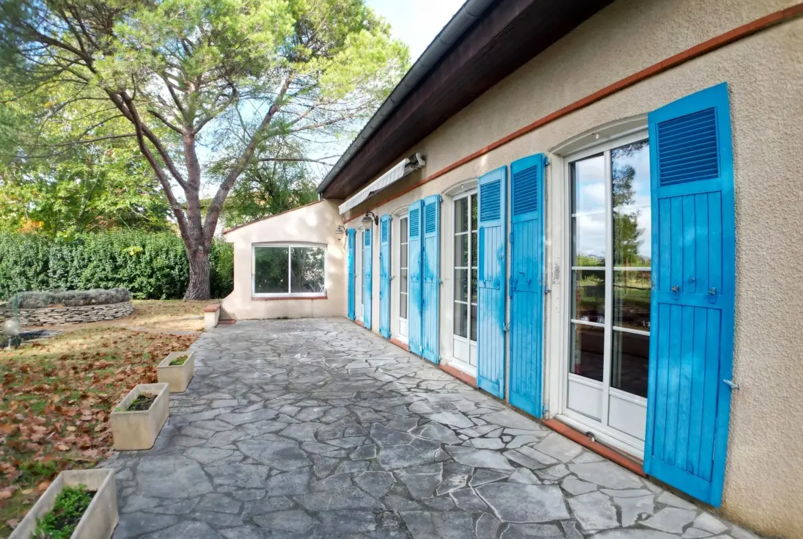 villa T7 à Seysses avec grand terrain et potentiel de rénovation 