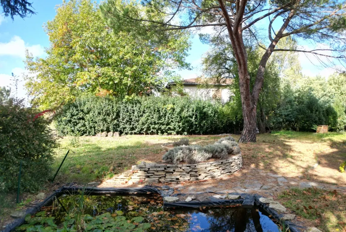 villa T7 à Seysses avec grand terrain et potentiel de rénovation 