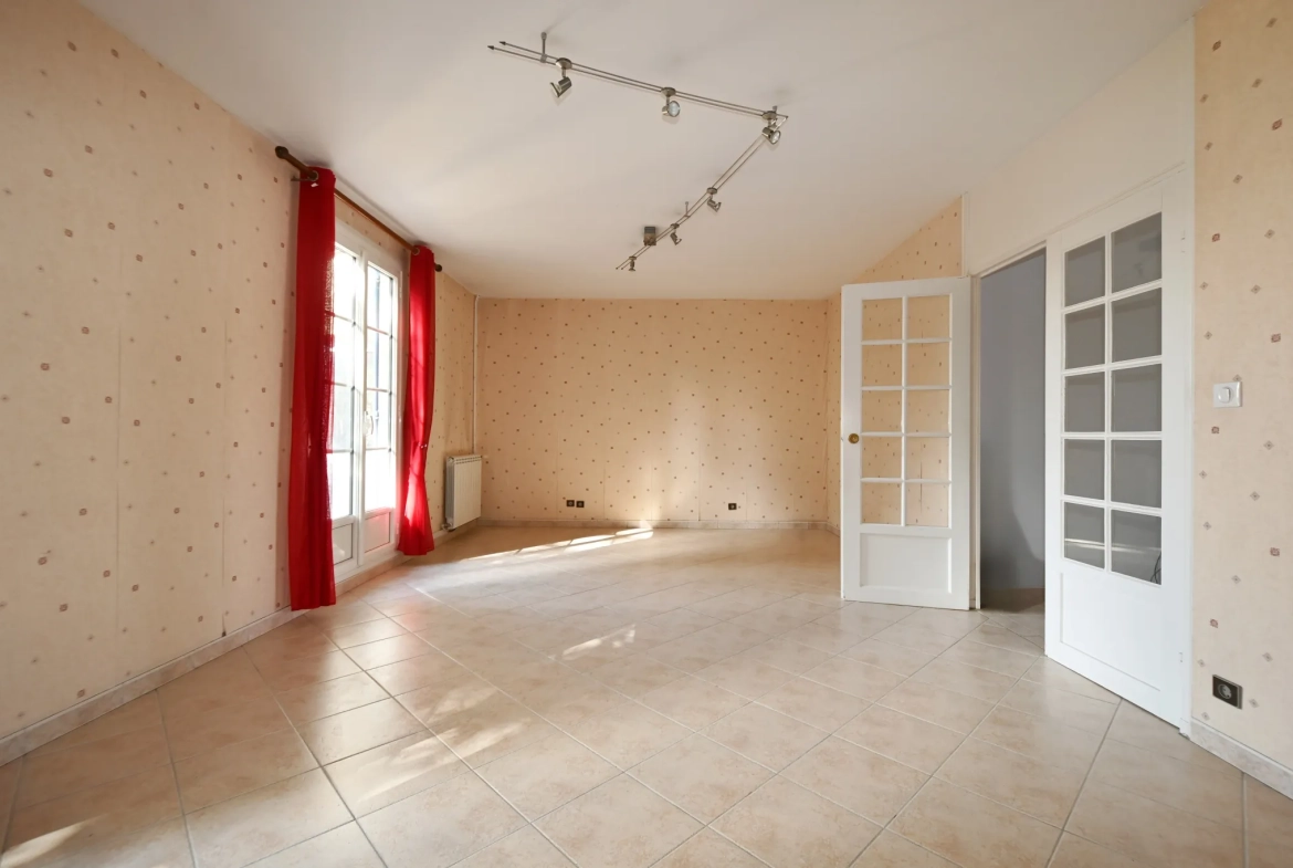 villa T7 à Seysses avec grand terrain et potentiel de rénovation 