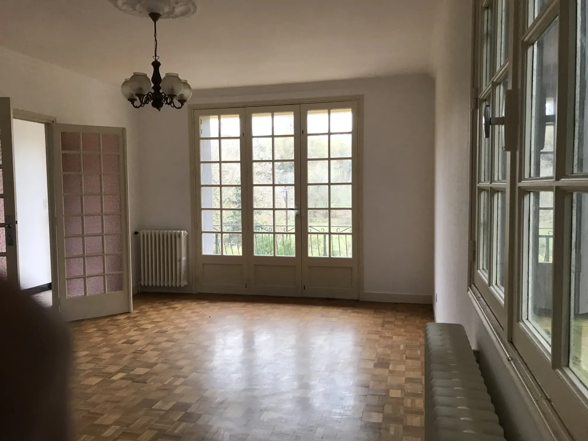 Maison de village avec 3 chambres et grand terrain dans le Périgord Vert 