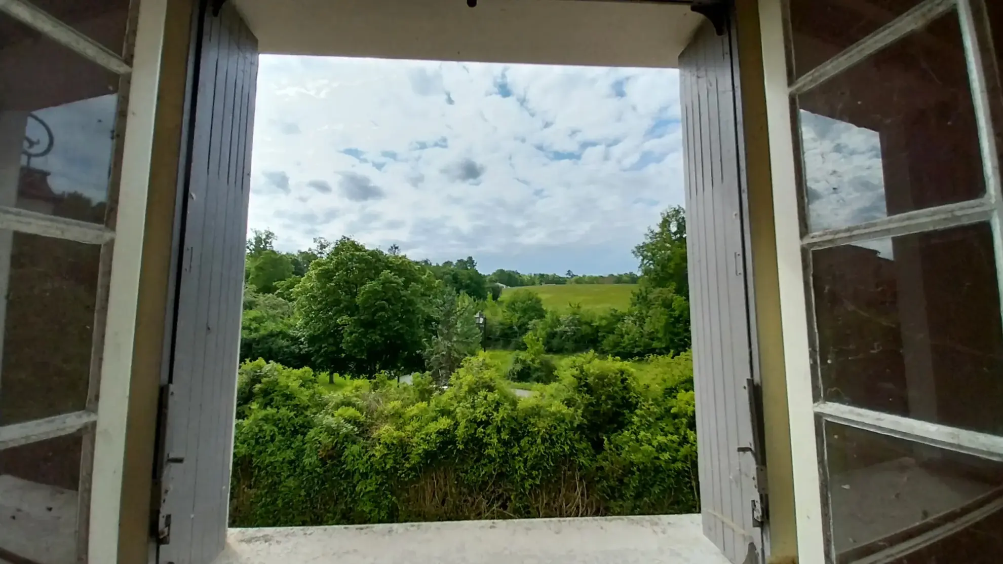 Maison de village avec 3 chambres et grand terrain dans le Périgord Vert 