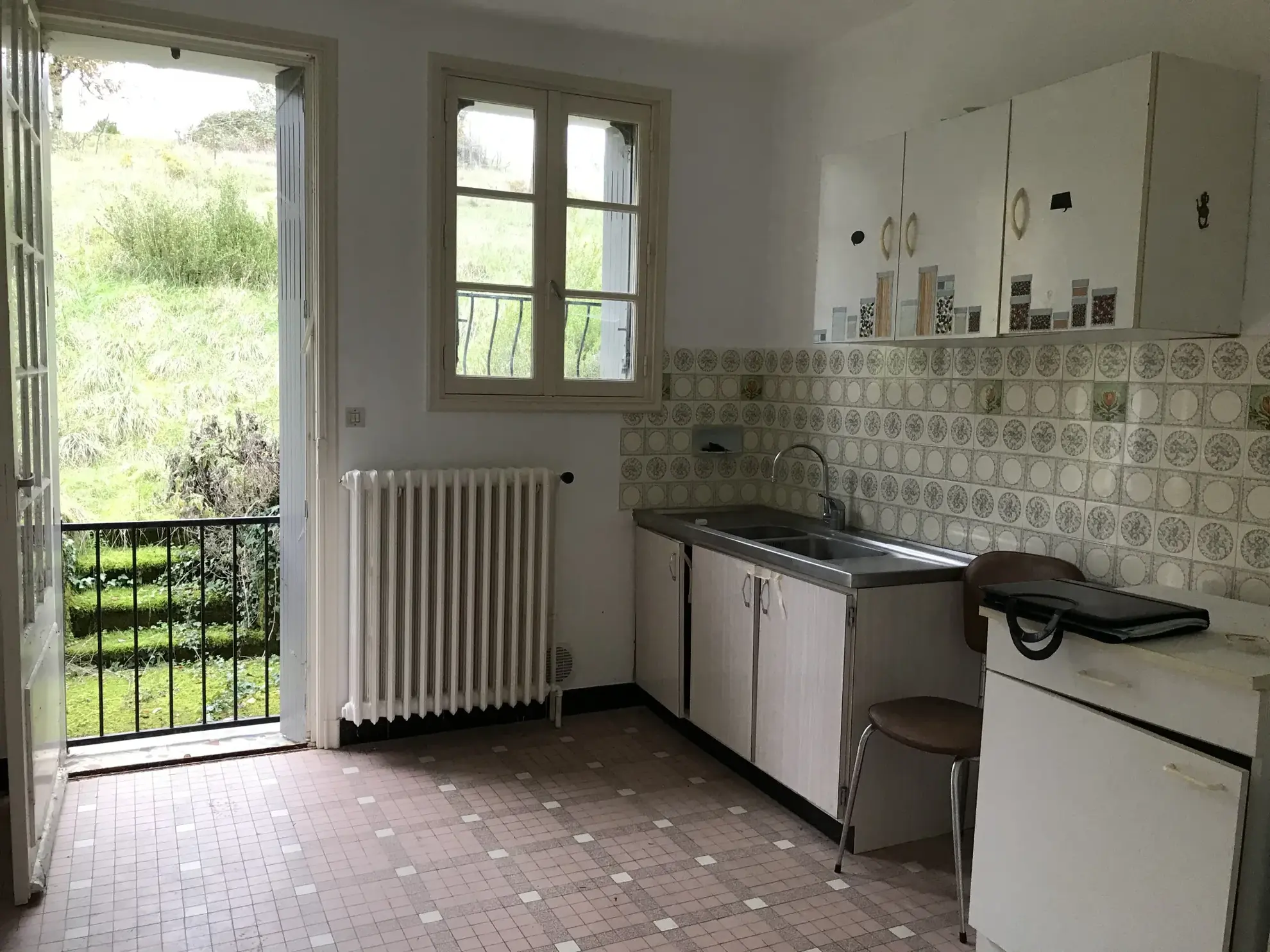 Maison de village avec 3 chambres et grand terrain dans le Périgord Vert 