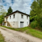 Maison de village avec 3 chambres et grand terrain dans le Périgord Vert