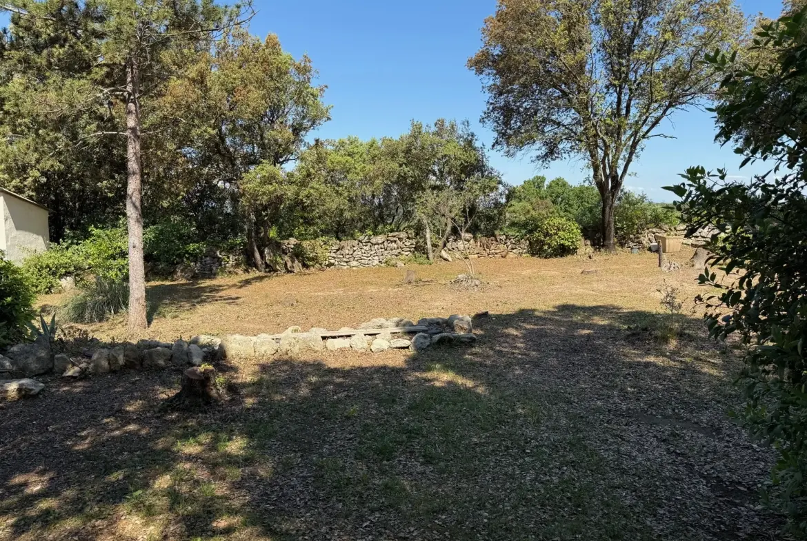 Terrain constructible de 437 m² avec vue dégagée à VILLEVIELLE 5 