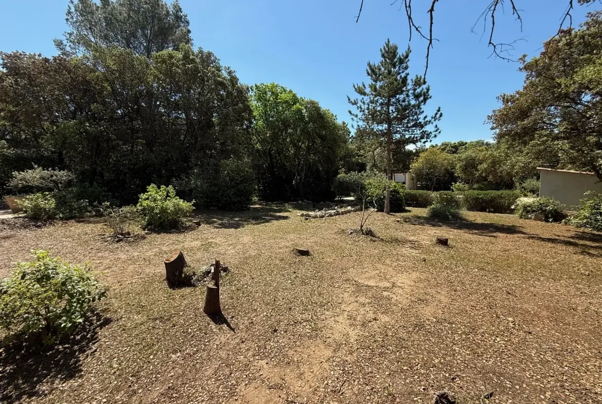 Terrain constructible de 437 m² avec vue dégagée à VILLEVIELLE 5 