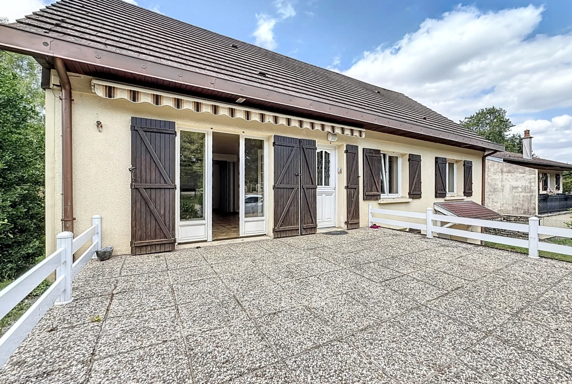Maison individuelle à vendre à Remoncourt près de Mirecourt et Vittel avec terrain arboré 