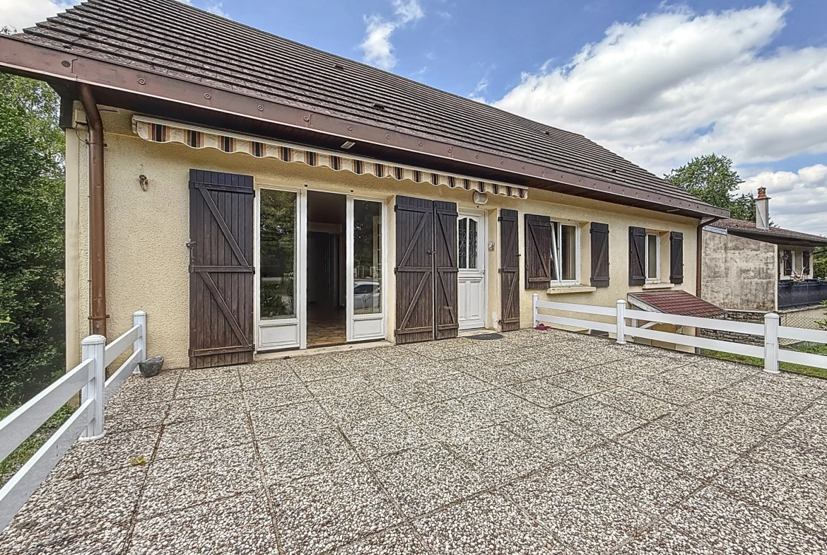 Maison individuelle à vendre à Remoncourt près de Mirecourt et Vittel avec terrain arboré 
