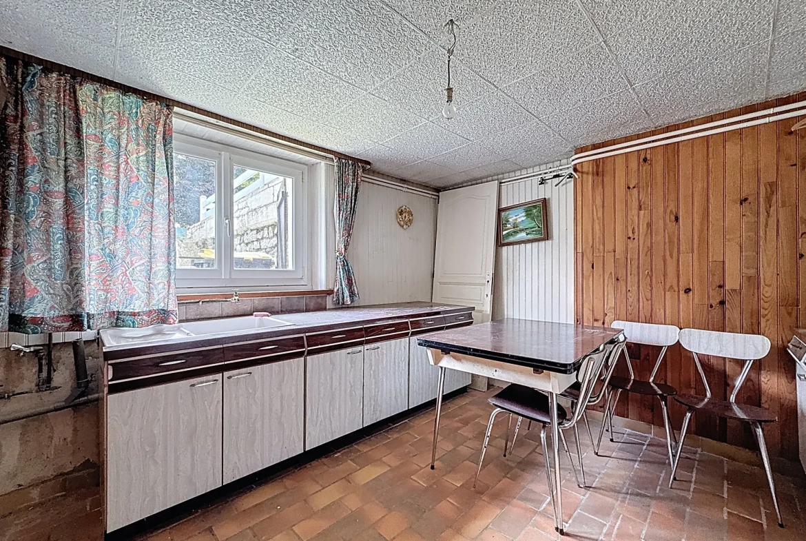 Maison individuelle à vendre à Remoncourt près de Mirecourt et Vittel avec terrain arboré 