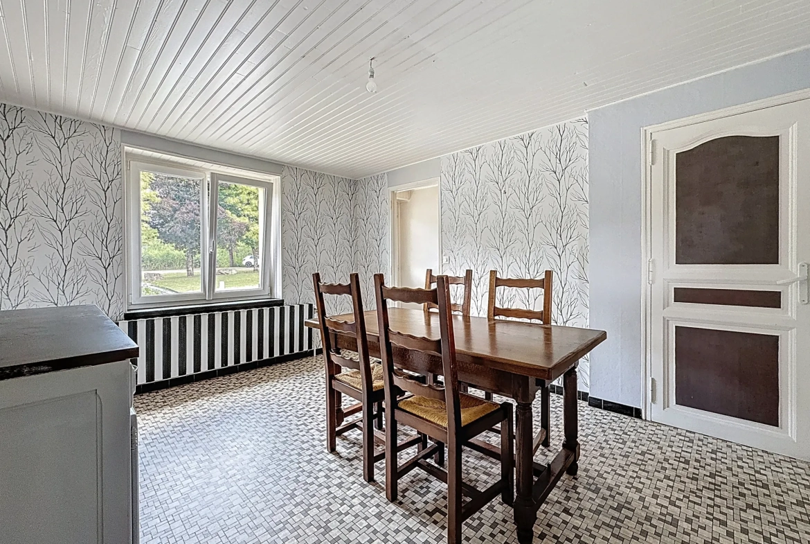 Maison individuelle à vendre à Remoncourt près de Mirecourt et Vittel avec terrain arboré 
