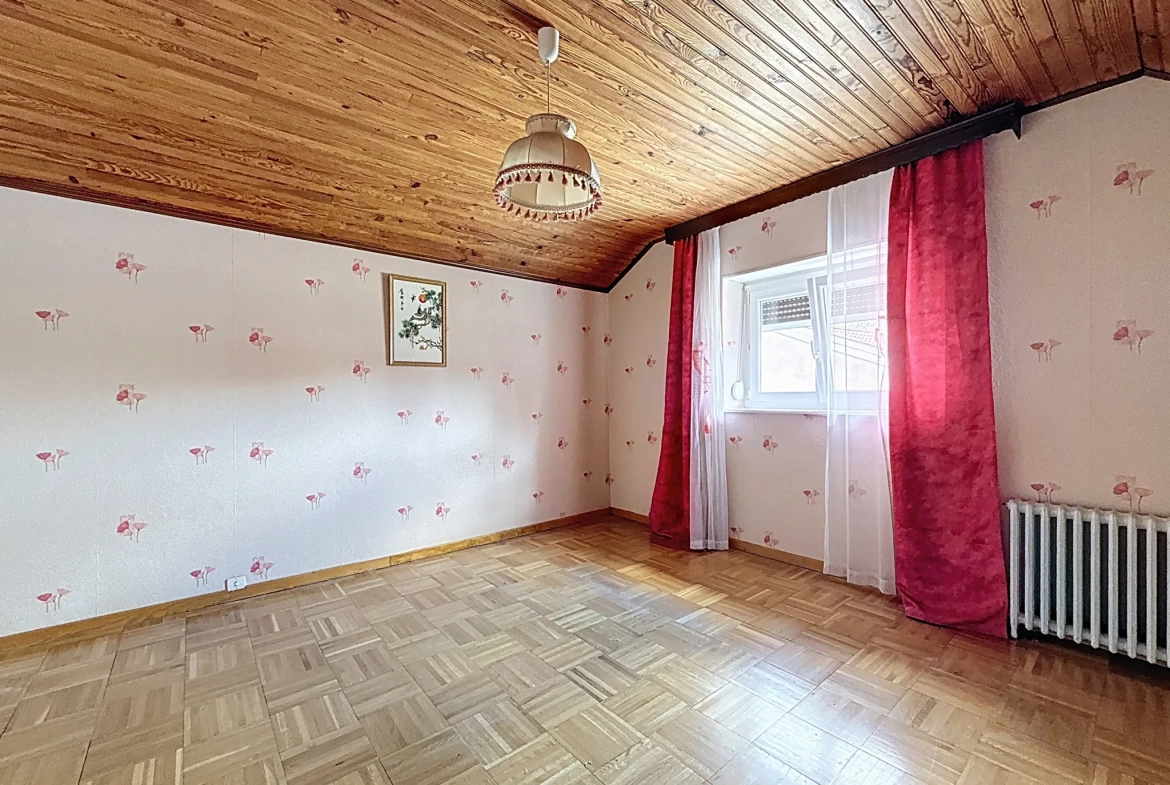 Maison individuelle à vendre à Remoncourt près de Mirecourt et Vittel avec terrain arboré 