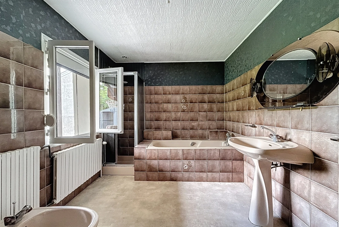 Maison individuelle à vendre à Remoncourt près de Mirecourt et Vittel avec terrain arboré 