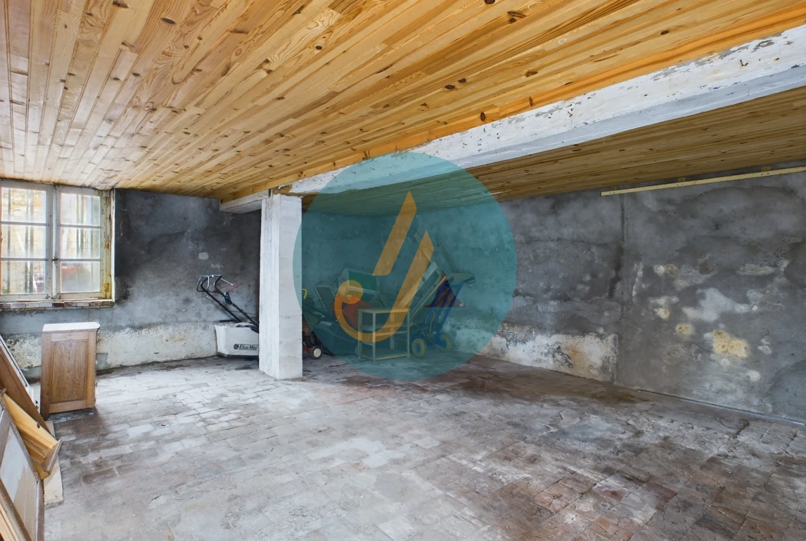 Maison de village avec grand potentiel à Arquian, idéal pour résidence ou investissement locatif 