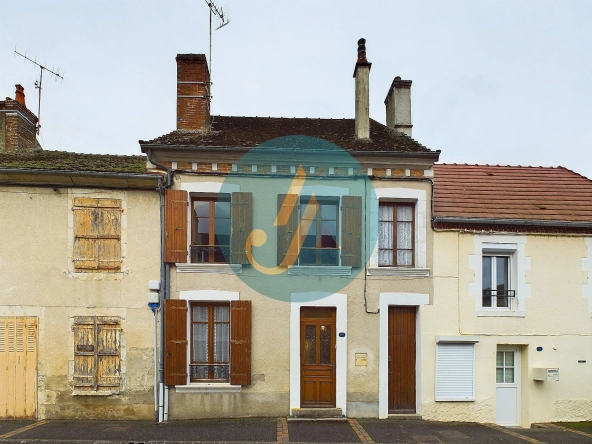 Maison de village avec grand potentiel à Arquian, idéal pour résidence ou investissement locatif