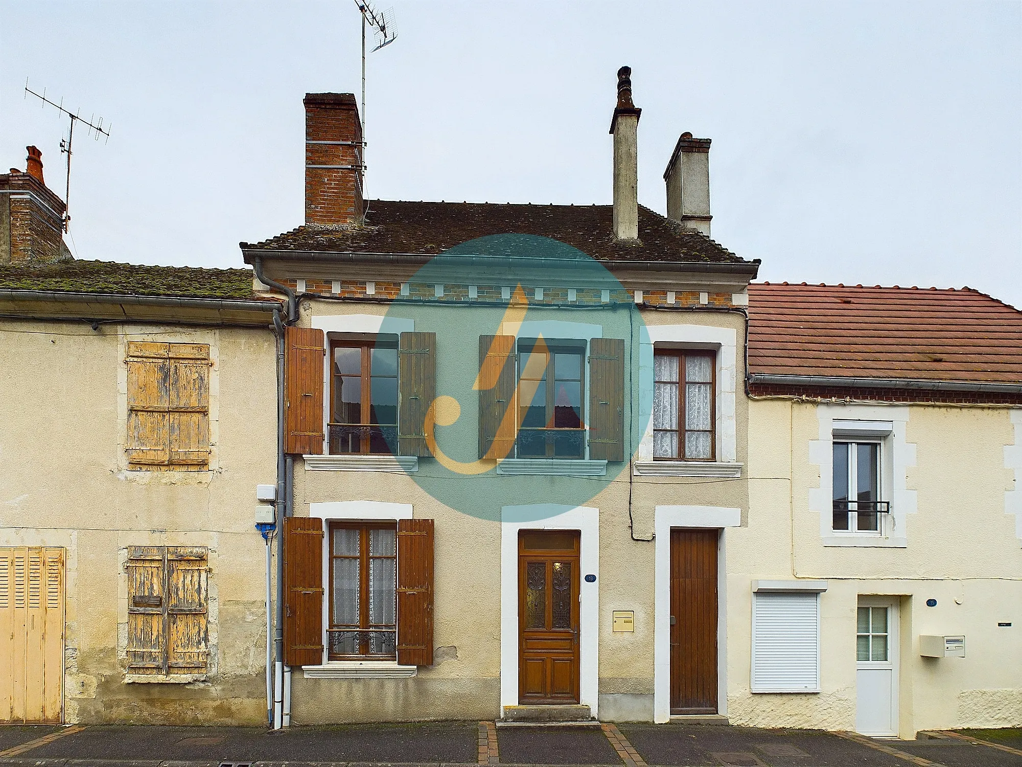 Maison de village avec grand potentiel à Arquian, idéal pour résidence ou investissement locatif 
