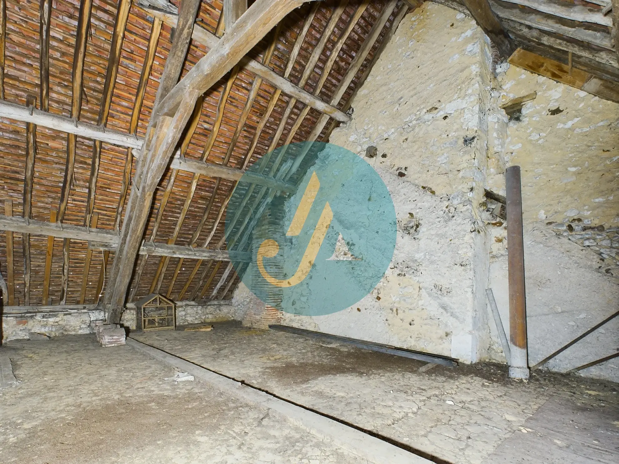 Maison de village avec grand potentiel à Arquian, idéal pour résidence ou investissement locatif 