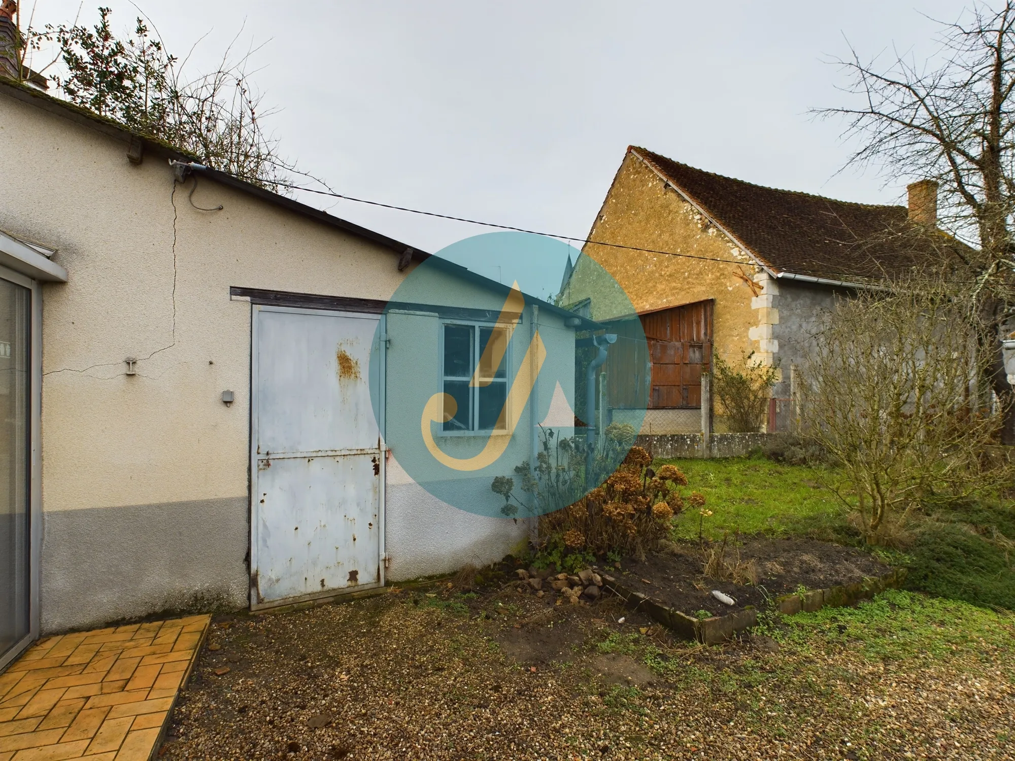 Maison de village avec grand potentiel à Arquian, idéal pour résidence ou investissement locatif 