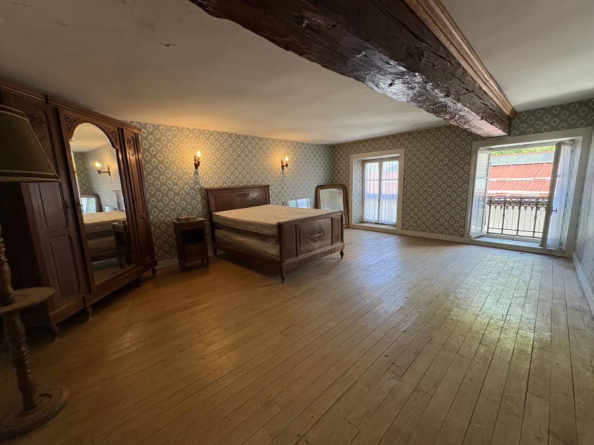 Maison de 200 m² avec 5 chambres à Villers-sous-Chalamont - Opportunité d'investissement 