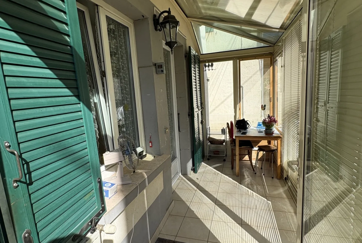 Maison de 200 m² avec 5 chambres à Villers-sous-Chalamont - Opportunité d'investissement 