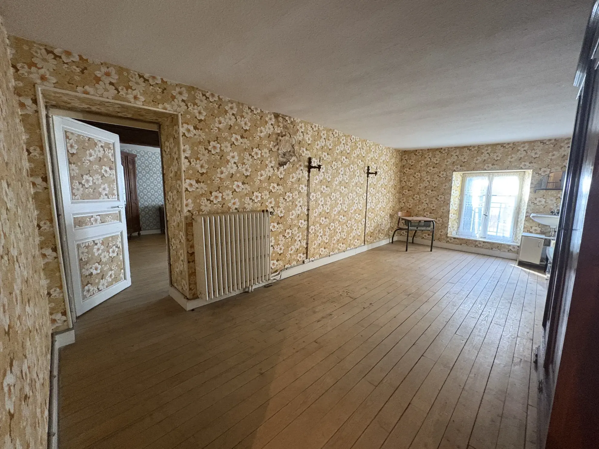 Maison de 200 m² avec 5 chambres à Villers-sous-Chalamont - Opportunité d'investissement 