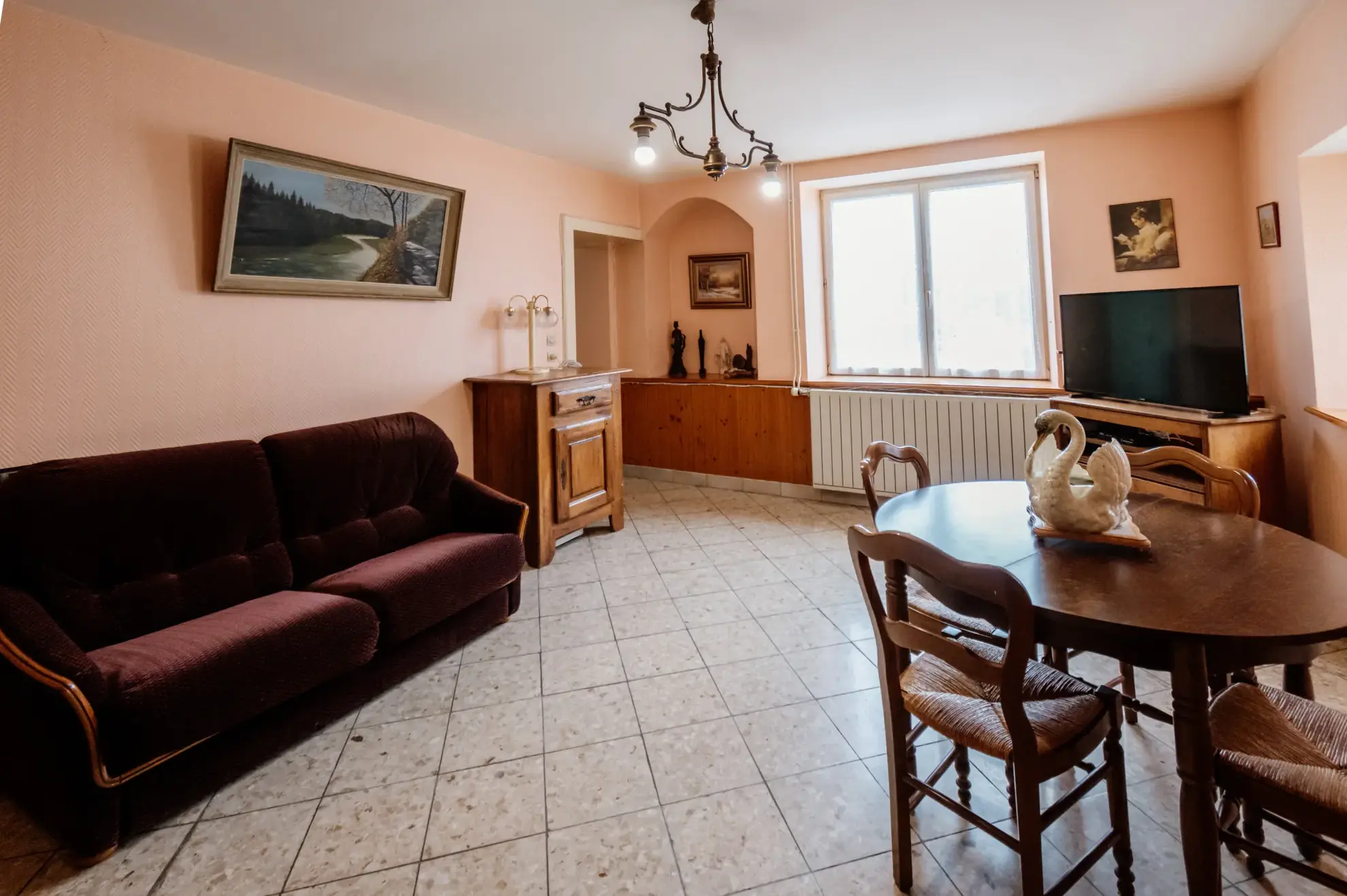 Maison de 200 m² avec 5 chambres à Villers-sous-Chalamont - Opportunité d'investissement 