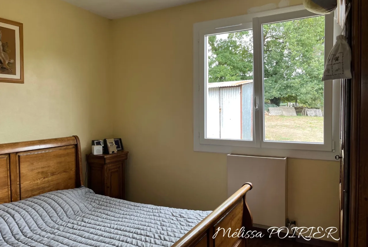 Maison de plain-pied avec 3 chambres et jardin arboré à Mortagne-sur-Sèvre 