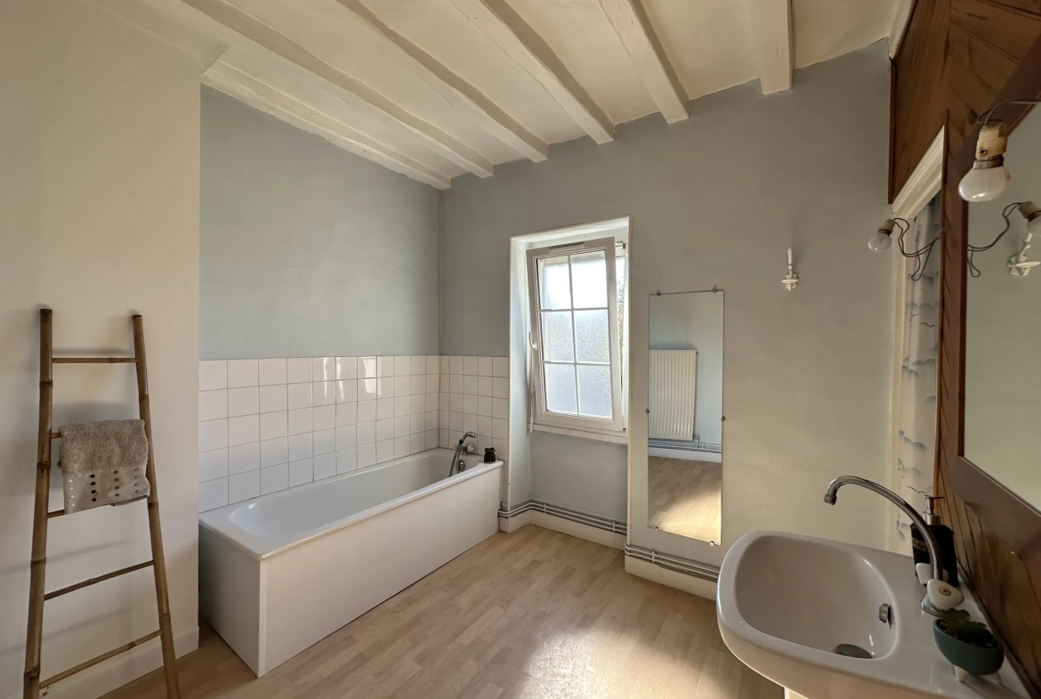 Maison à vendre dans le quartier Saint Pavin à Le Mans avec potentiel d'aménagement 