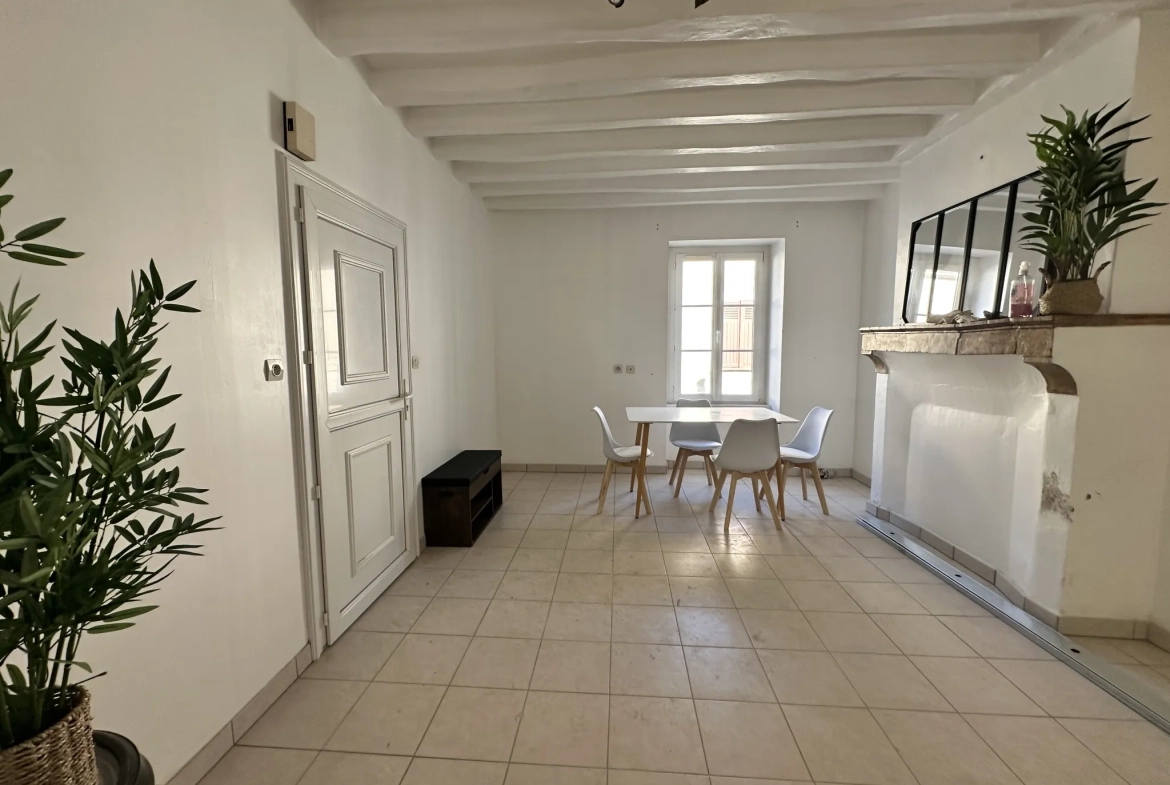 Maison à vendre dans le quartier Saint Pavin à Le Mans avec potentiel d'aménagement 