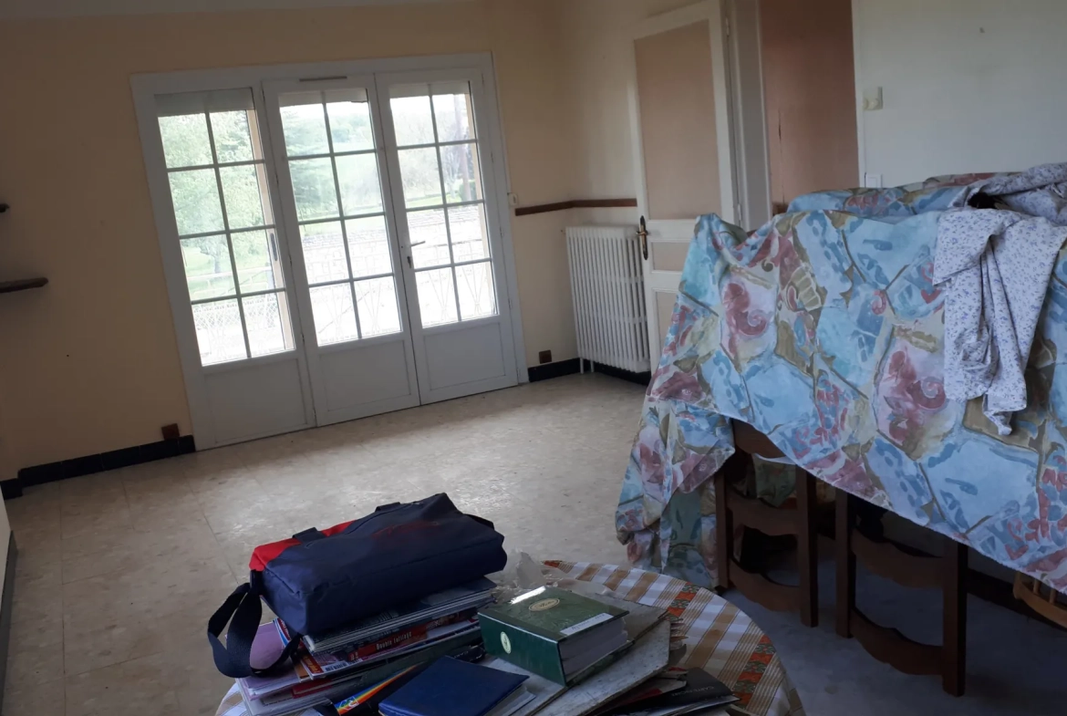 Charmante maison de 90m² avec terrain constructible à Coussay-les-Bois - Isolation et confort optimisés 