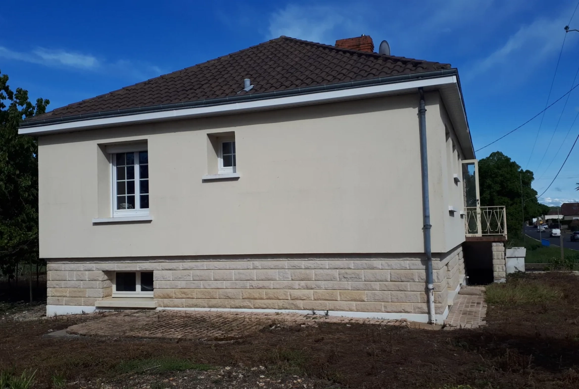 Charmante maison de 90m² avec terrain constructible à Coussay-les-Bois - Isolation et confort optimisés 