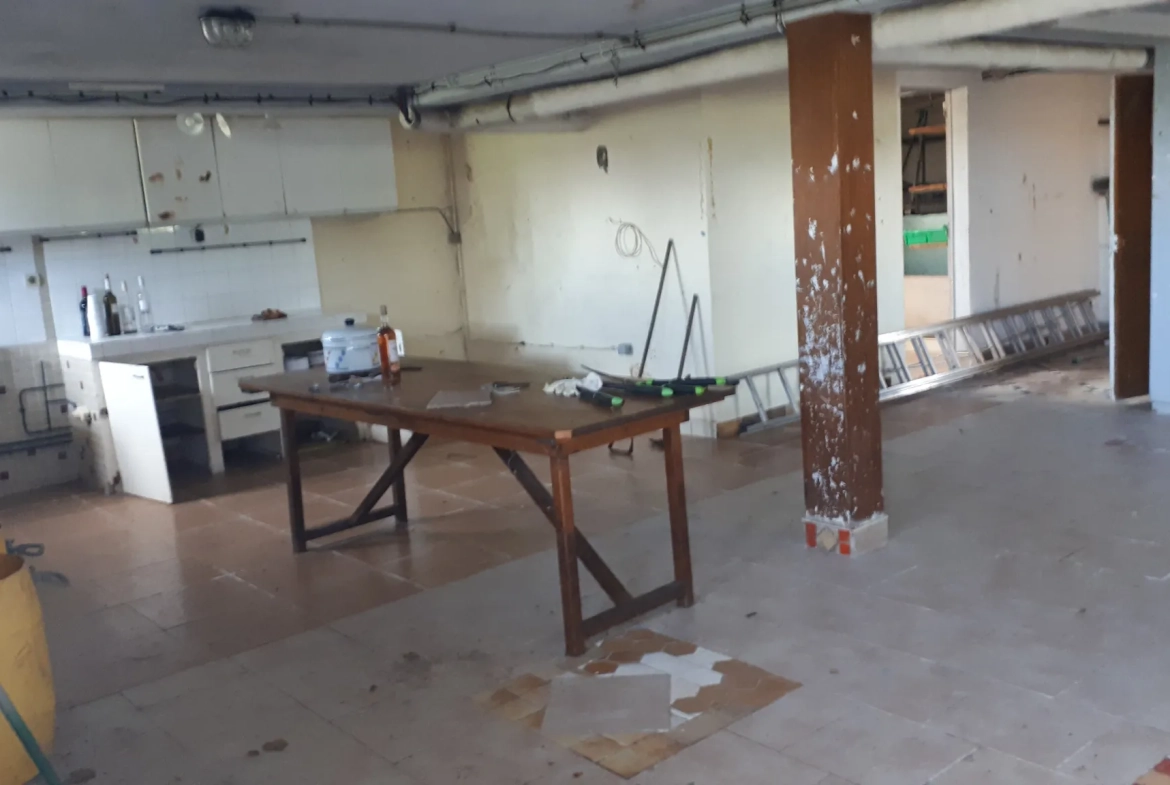 Charmante maison de 90m² avec terrain constructible à Coussay-les-Bois - Isolation et confort optimisés 