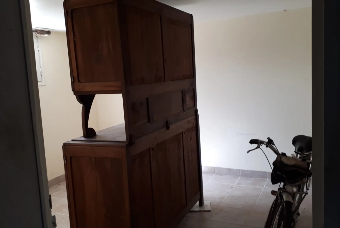 Charmante maison de 90m² avec terrain constructible à Coussay-les-Bois - Isolation et confort optimisés 