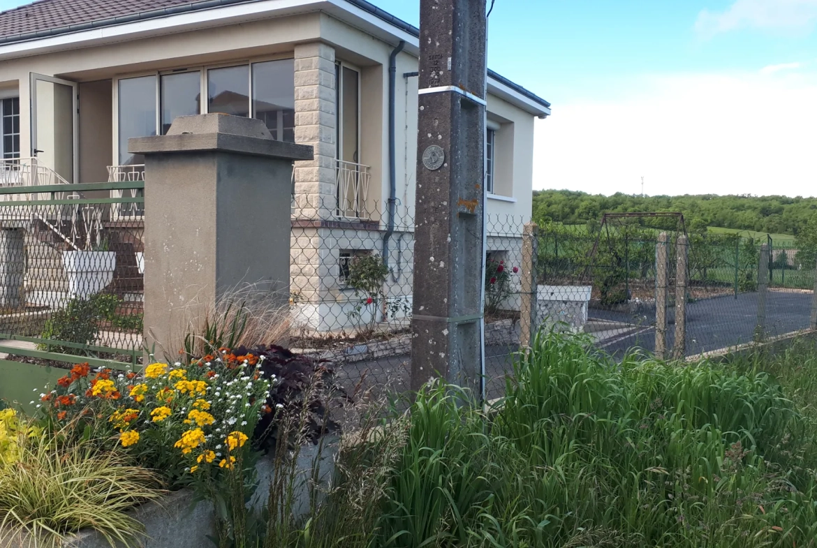Charmante maison de 90m² avec terrain constructible à Coussay-les-Bois - Isolation et confort optimisés 