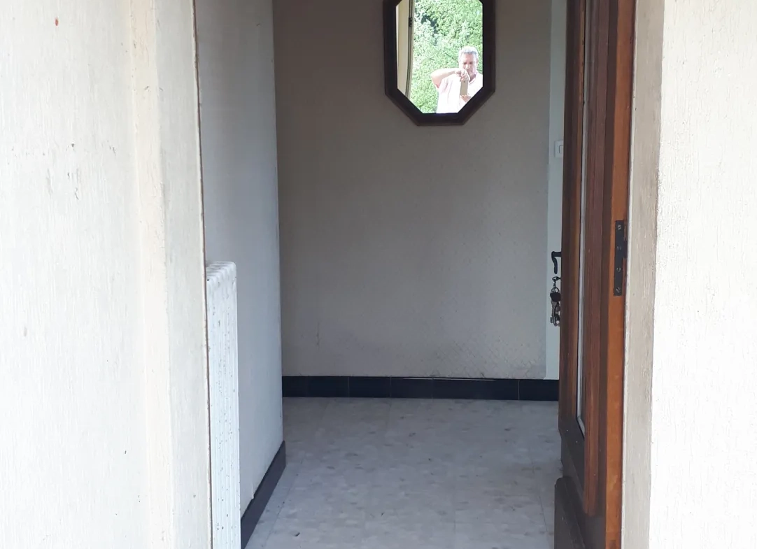 Charmante maison de 90m² avec terrain constructible à Coussay-les-Bois - Isolation et confort optimisés 