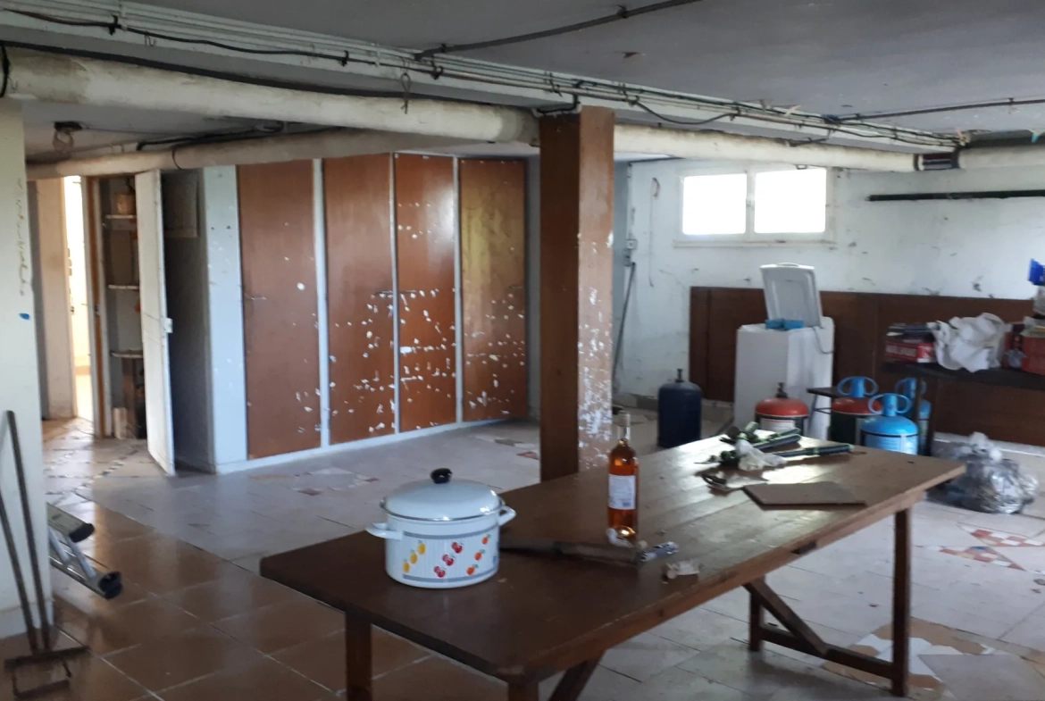 Charmante maison de 90m² avec terrain constructible à Coussay-les-Bois - Isolation et confort optimisés 