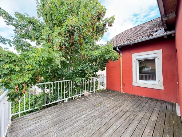 Appartement duplex T5 avec terrasse et parking à Valdoie