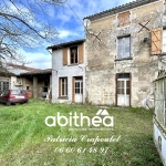 Grande maison à rénover à Coulonges, proche Angoulême - 6 chambres et dépendances