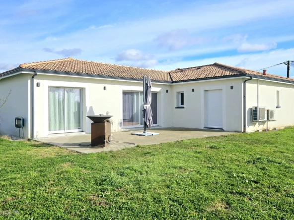 Maison moderne de 2020 avec terrain clos à Sainte-Magne-de-Castillon