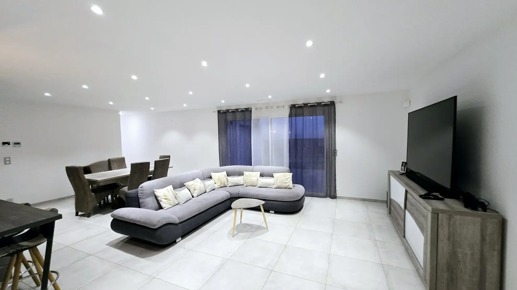 Maison moderne de 2020 avec terrain clos à Sainte-Magne-de-Castillon 